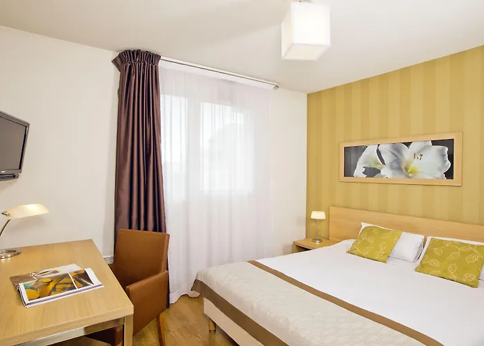 Appart hôtel Residhome Ferrand Gergovia 3*